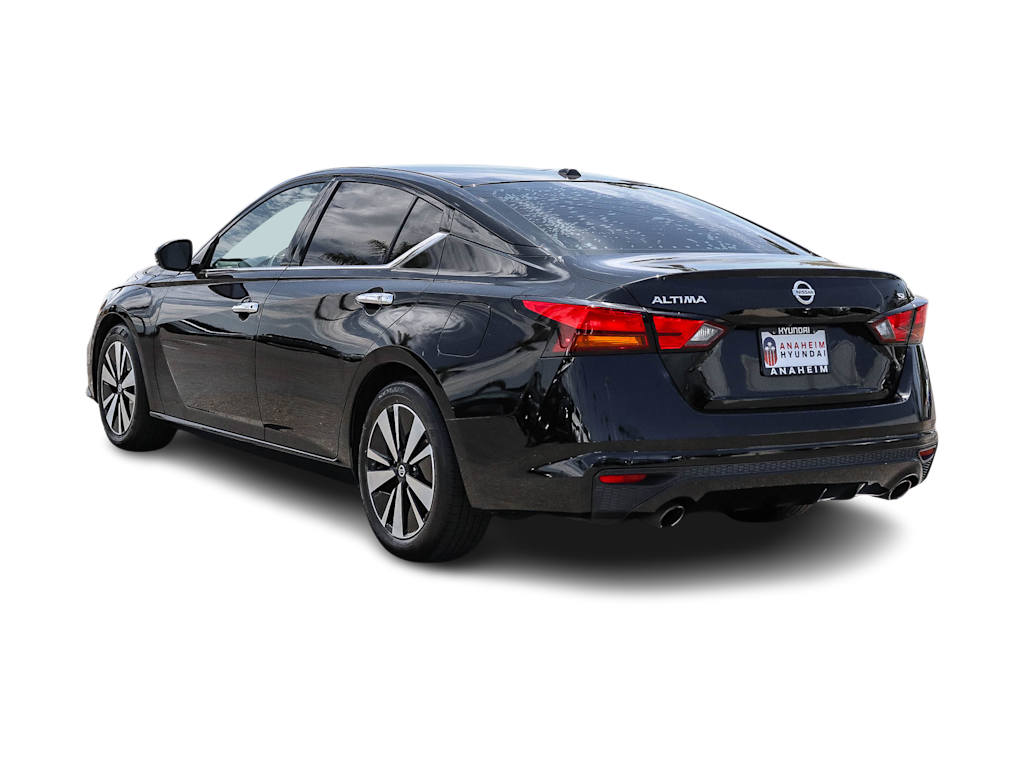 Thumbnail: 2019 Nissan Altima - 3