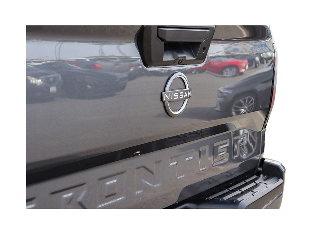 Thumbnail: 2022 Nissan Frontier - 18