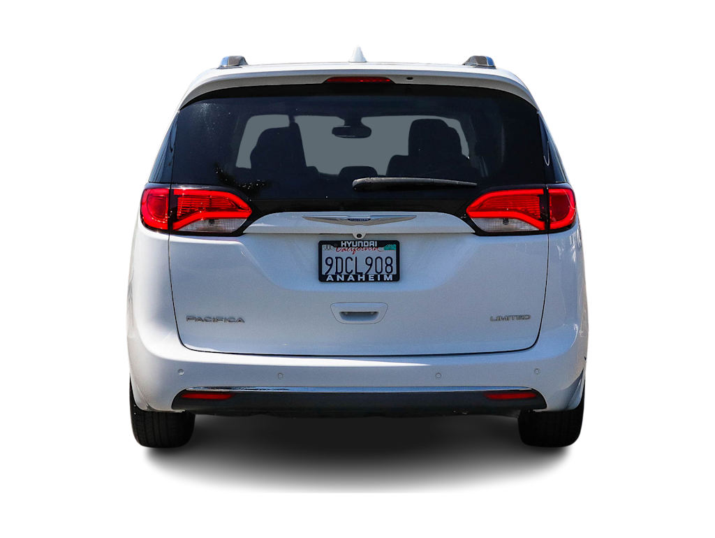 Thumbnail: 2019 Chrysler Pacifica - 4