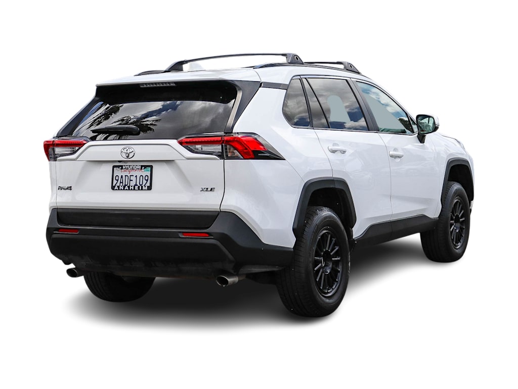 Thumbnail: 2022 Toyota RAV4 - 19