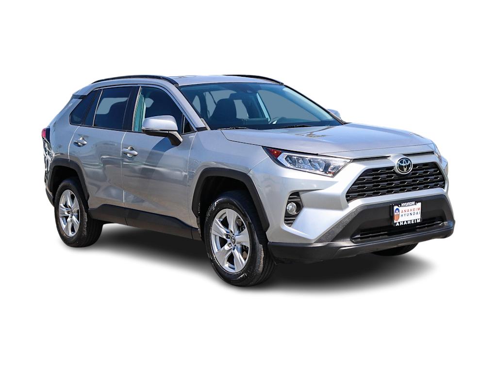 Thumbnail: 2020 Toyota RAV4 - 17