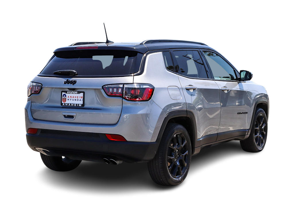 Thumbnail: 2022 Jeep Compass - 17