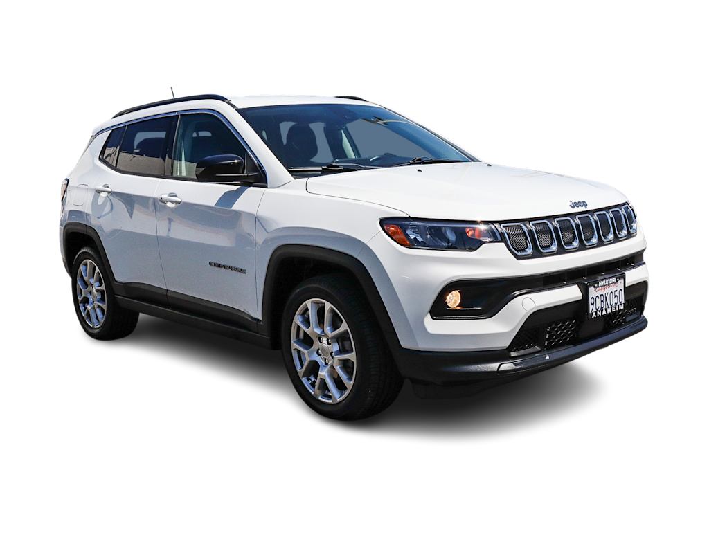 Thumbnail: 2022 Jeep Compass - 17