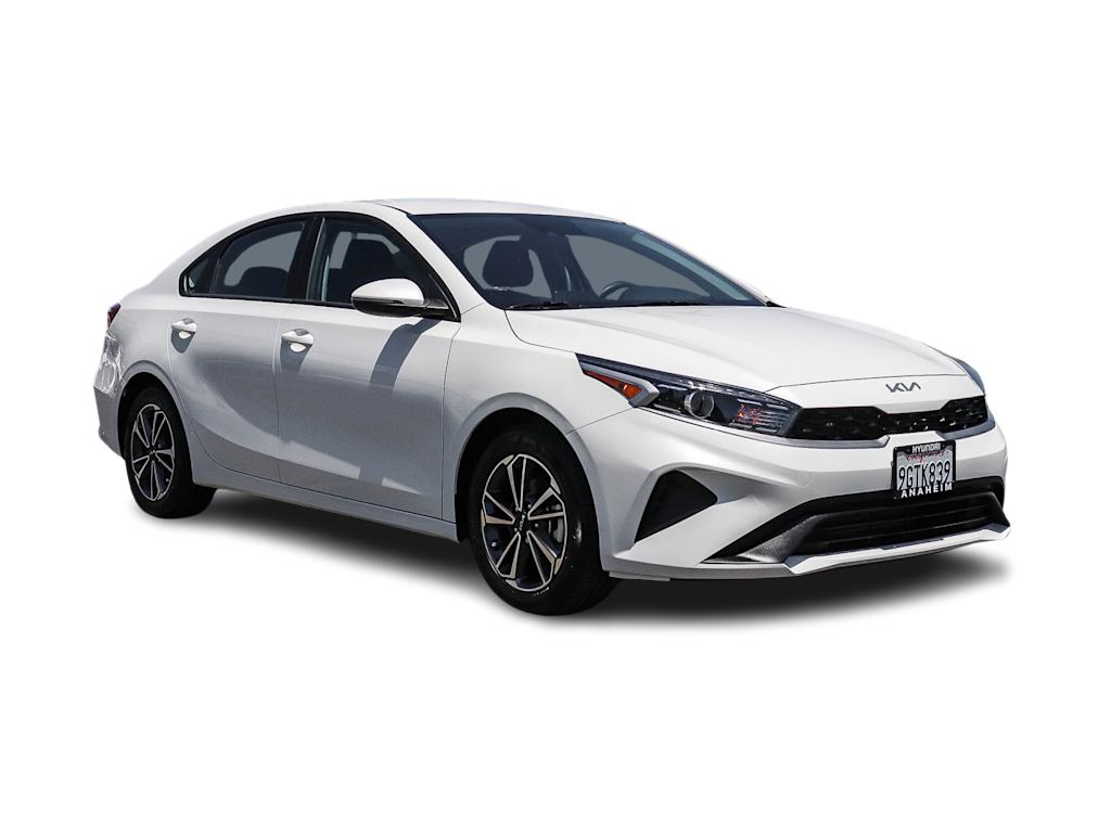 Thumbnail: 2023 Kia Forte - 16