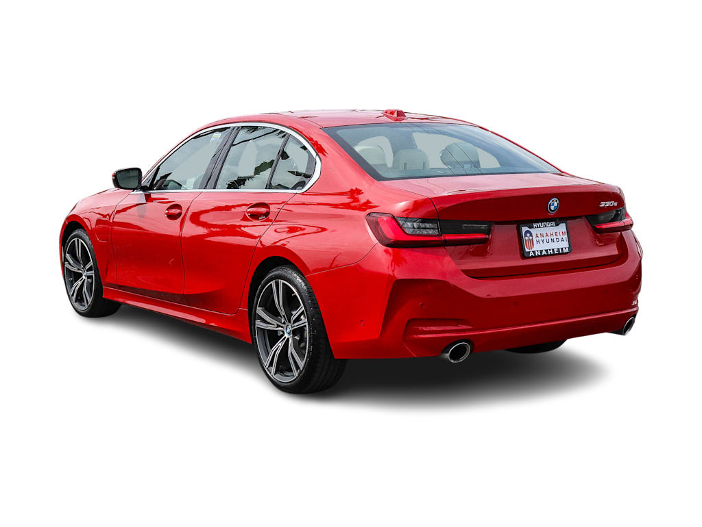 Thumbnail: 2024 BMW 3 Series - 3