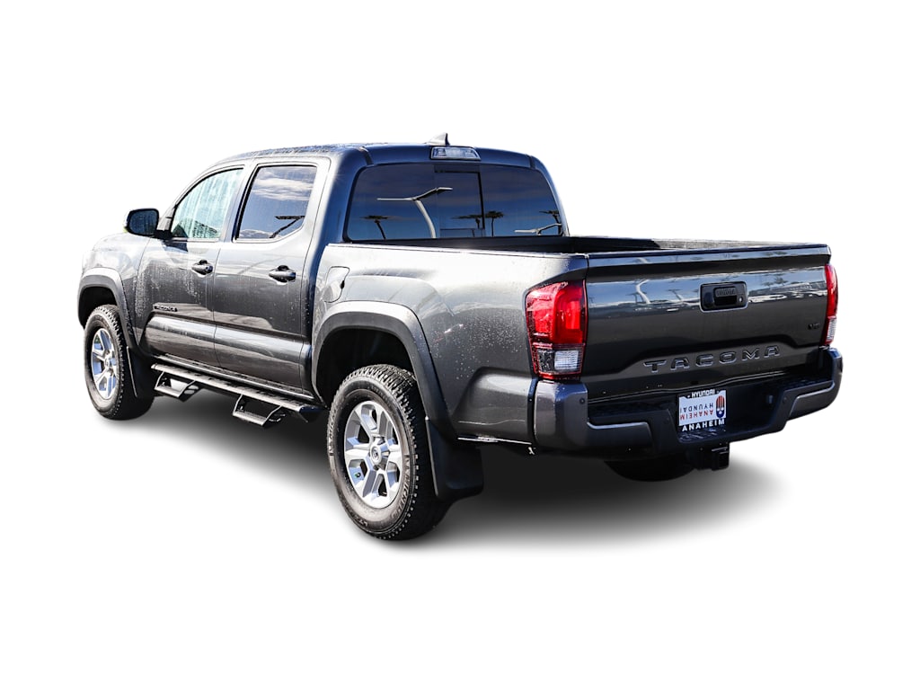 Thumbnail: 2019 Toyota Tacoma - 3