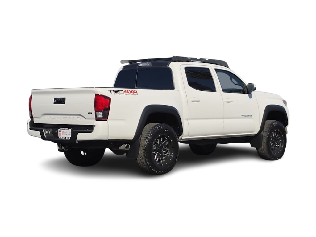 Thumbnail: 2019 Toyota Tacoma - 18