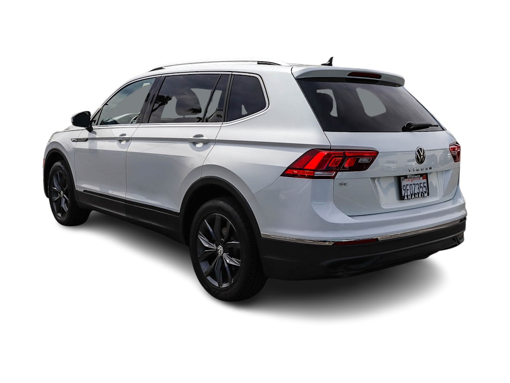 Thumbnail: 2023 Volkswagen Tiguan - 3