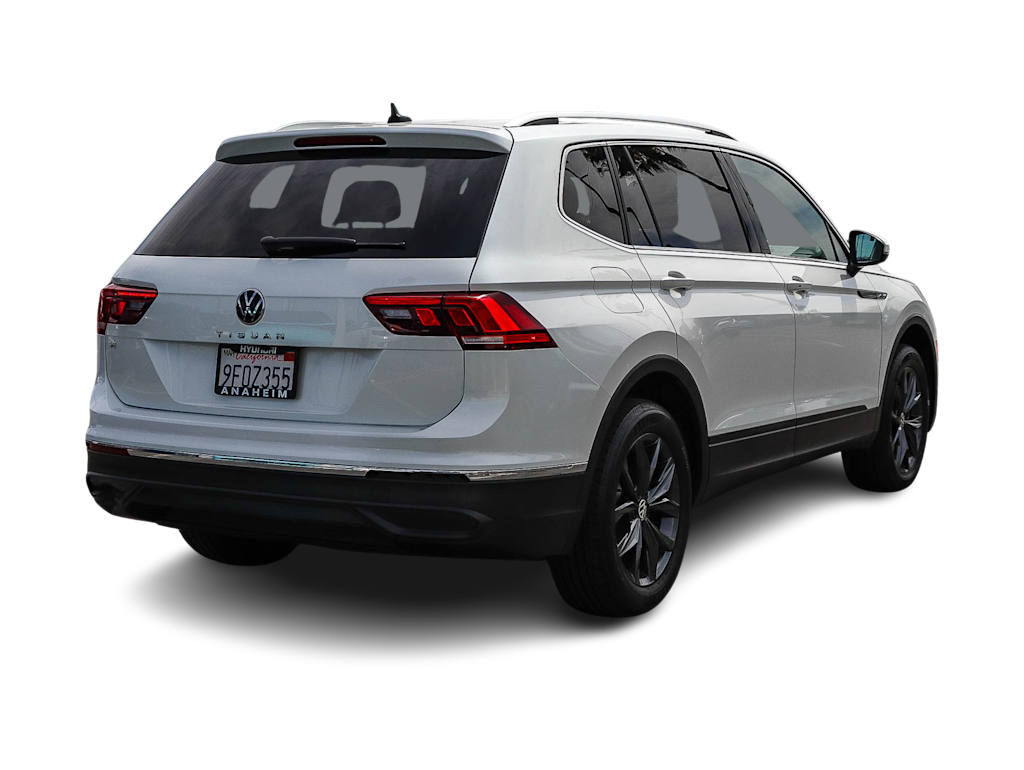 Thumbnail: 2023 Volkswagen Tiguan - 18