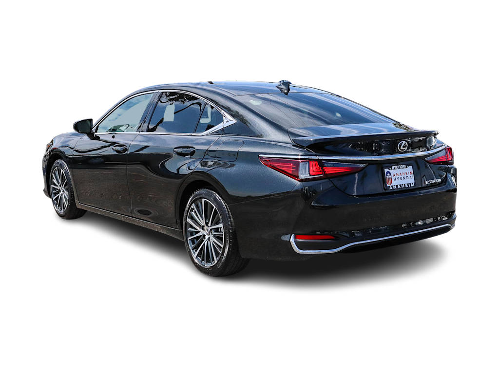 Thumbnail: 2025 Lexus ES - 3