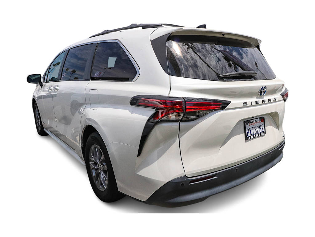Thumbnail: 2021 Toyota Sienna - 3