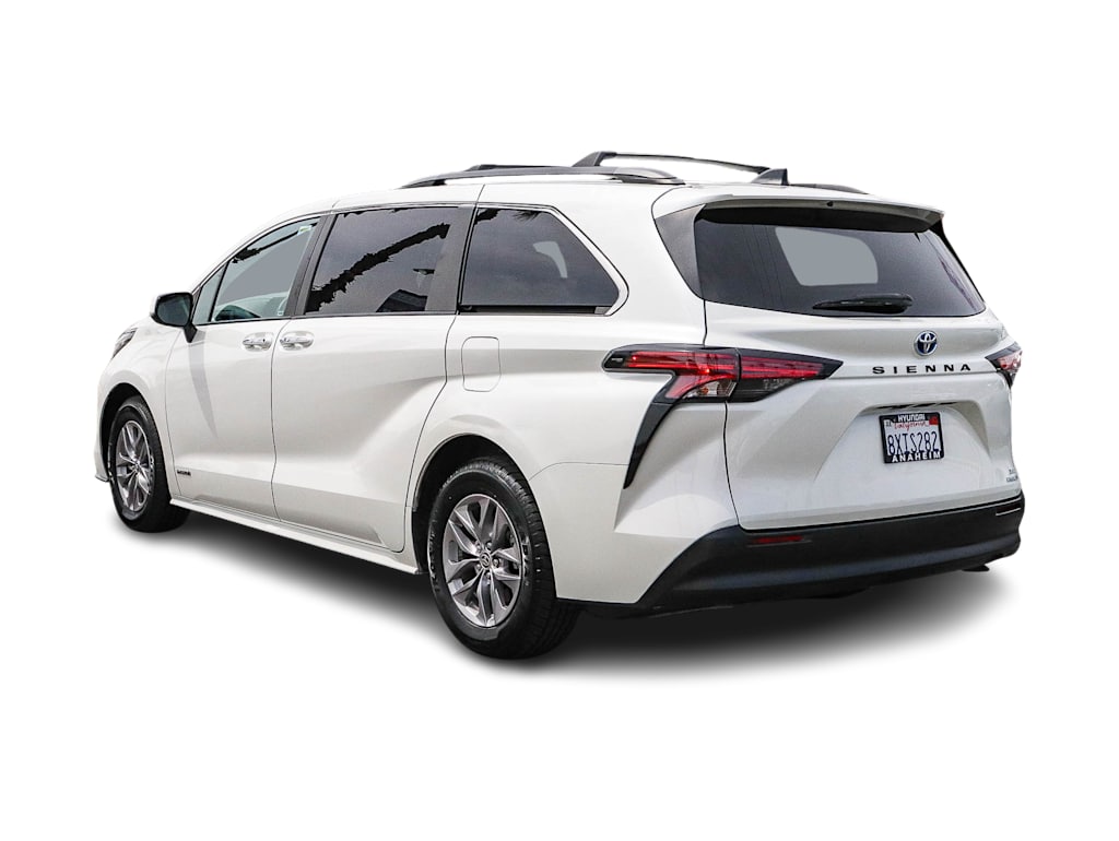 Thumbnail: 2021 Toyota Sienna - 3