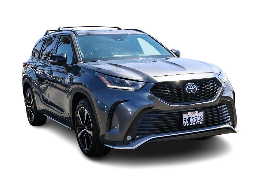 Thumbnail: 2021 Toyota Highlander - 17