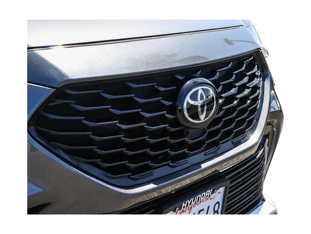 Thumbnail: 2021 Toyota Highlander - 19