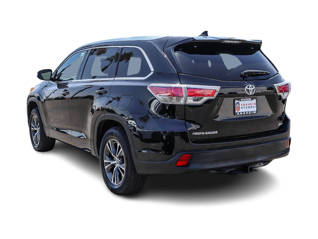 Thumbnail: 2016 Toyota Highlander - 3