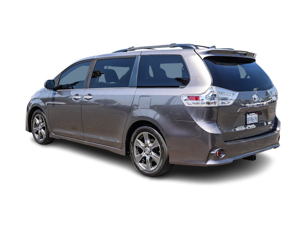 Thumbnail: 2018 Toyota Sienna - 3