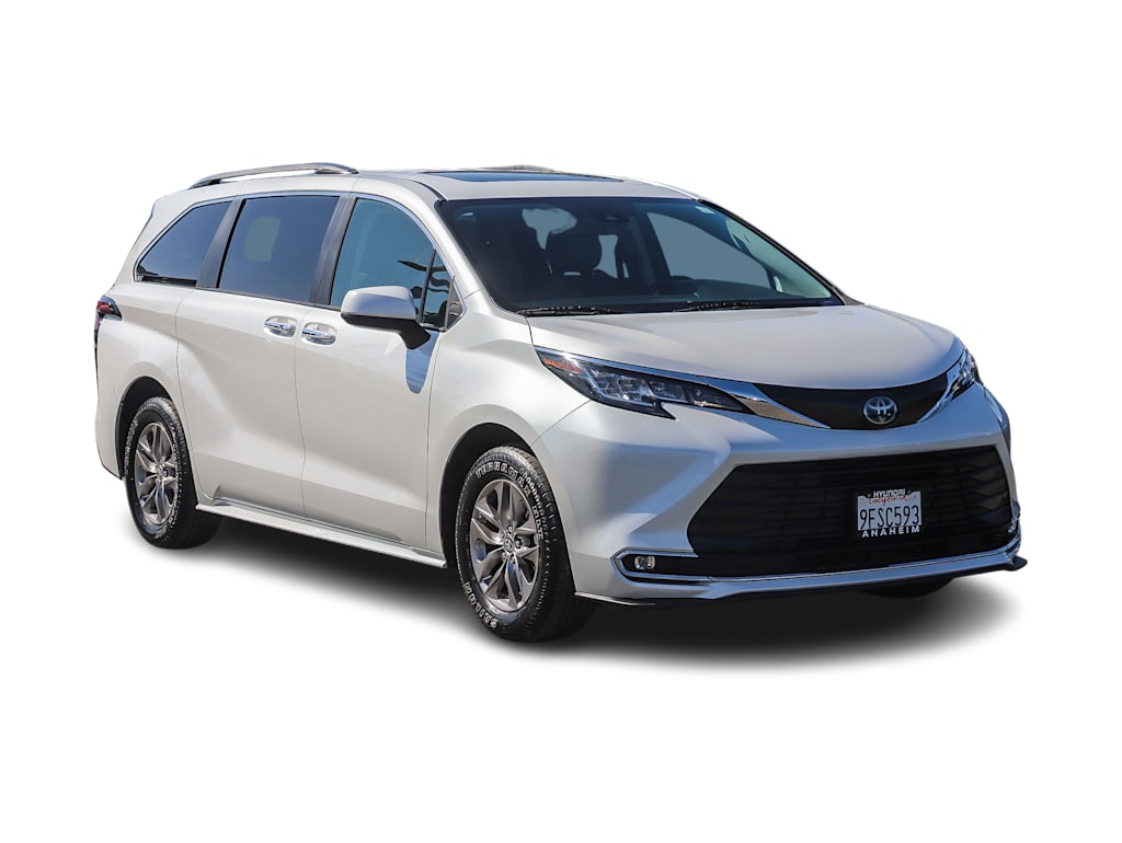 Thumbnail: 2023 Toyota Sienna - 19