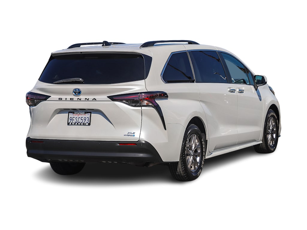 Thumbnail: 2023 Toyota Sienna - 22
