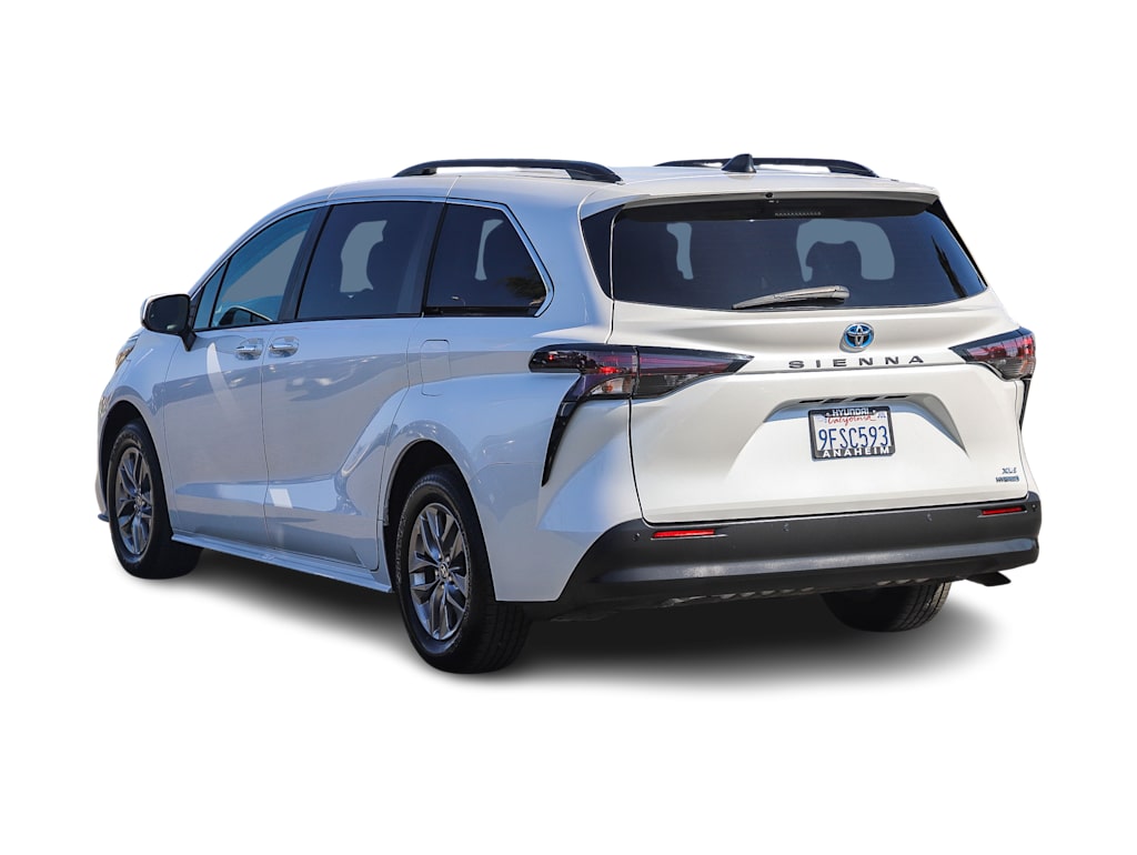 Thumbnail: 2023 Toyota Sienna - 3