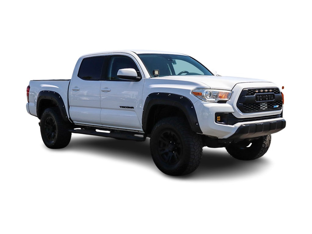 Thumbnail: 2020 Toyota Tacoma - 18