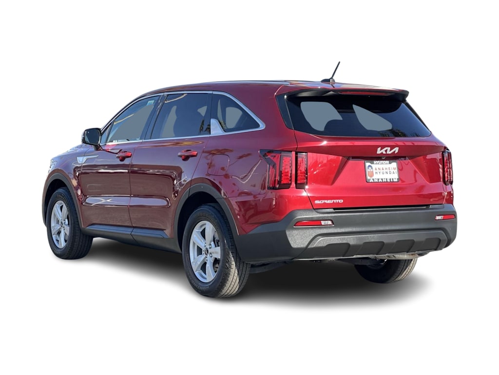 Thumbnail: 2023 Kia Sorento - 4