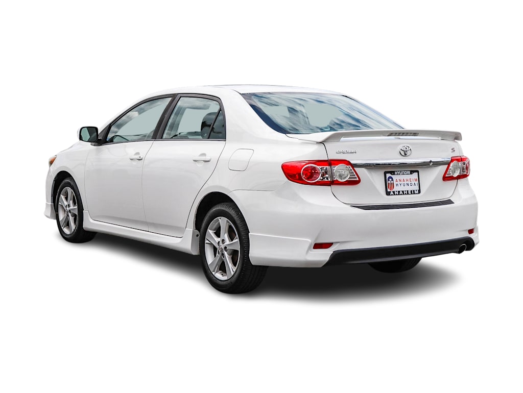 Thumbnail: 2013 Toyota Corolla - 3