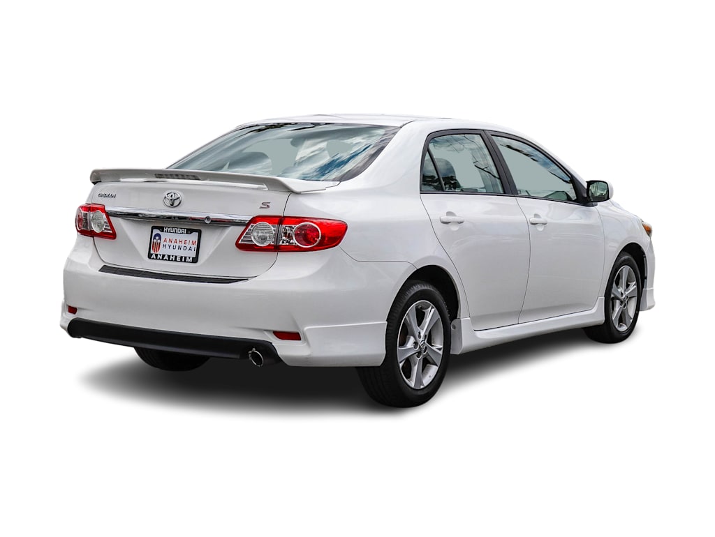 Thumbnail: 2013 Toyota Corolla - 19