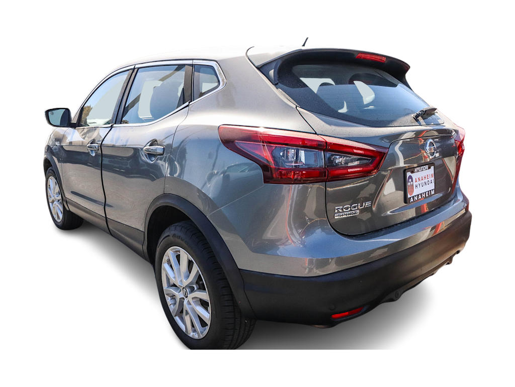 Thumbnail: 2021 Nissan Rogue Sport - 3