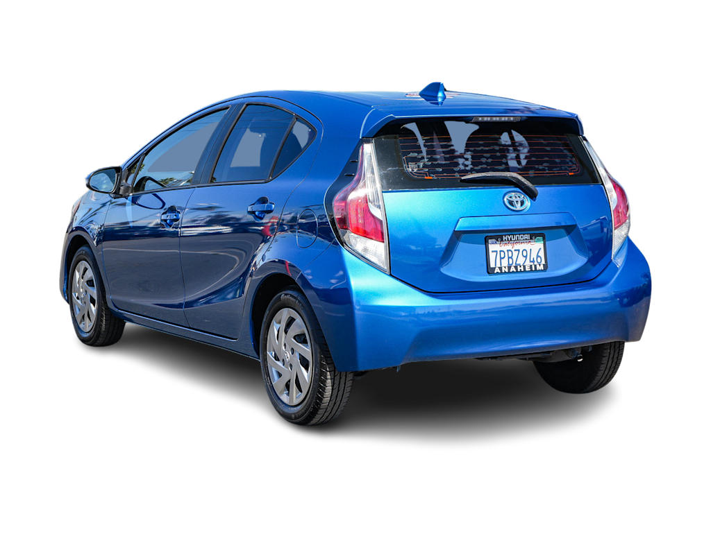 Thumbnail: 2015 Toyota Prius c - 3