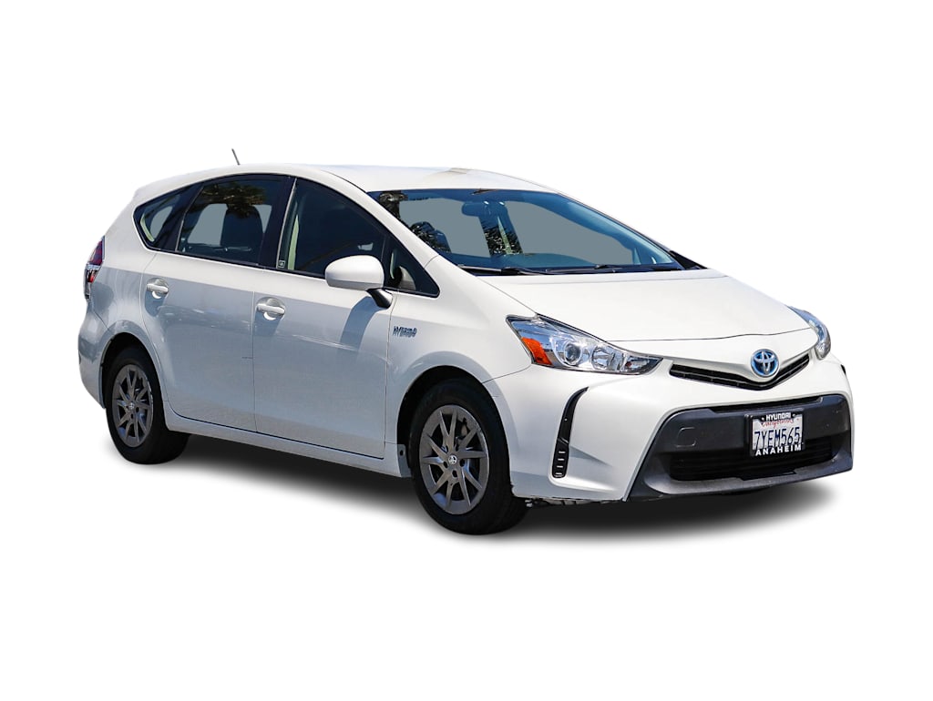 Thumbnail: 2017 Toyota Prius v - 16