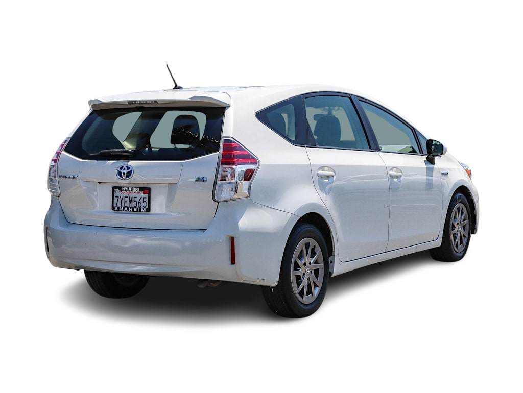 Thumbnail: 2017 Toyota Prius v - 18