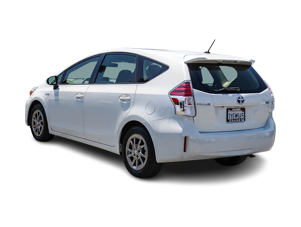 Thumbnail: 2017 Toyota Prius v - 3