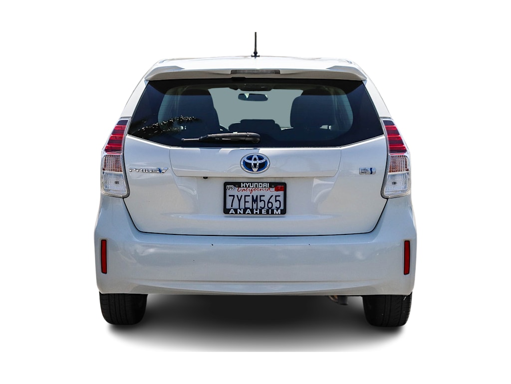 Thumbnail: 2017 Toyota Prius v - 4