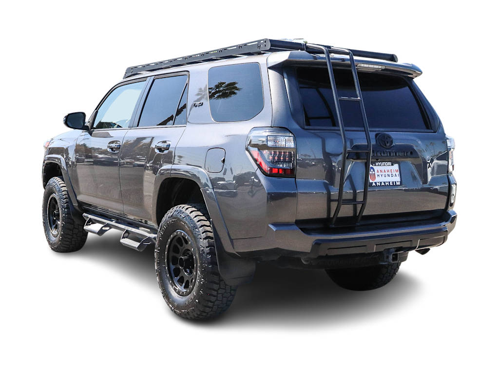 Thumbnail: 2019 Toyota 4Runner - 3