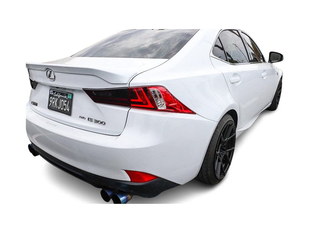Thumbnail: 2016 Lexus IS - 15