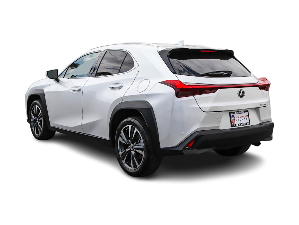 Thumbnail: 2022 Lexus UX - 3