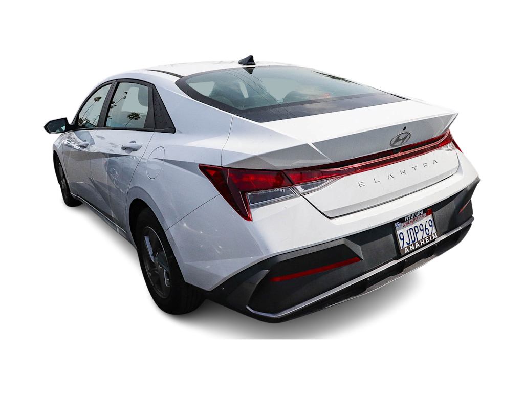 Thumbnail: 2024 Hyundai Elantra - 3