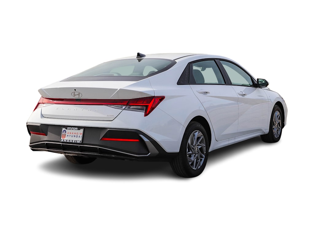 Thumbnail: 2026 Hyundai Elantra - 18