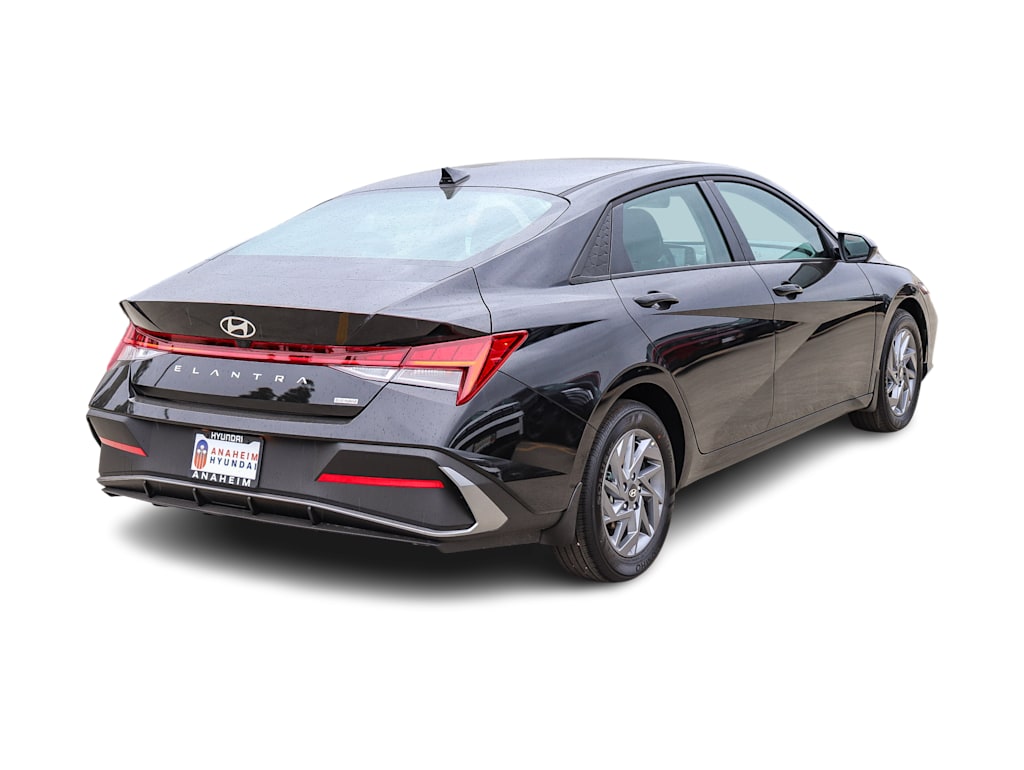 Thumbnail: 2026 Hyundai Elantra - 18