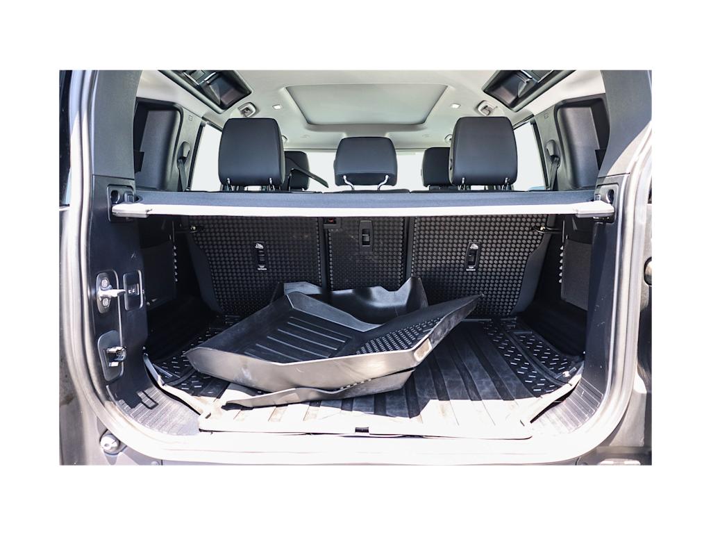 Thumbnail: 2025 Land Rover Defender - 14