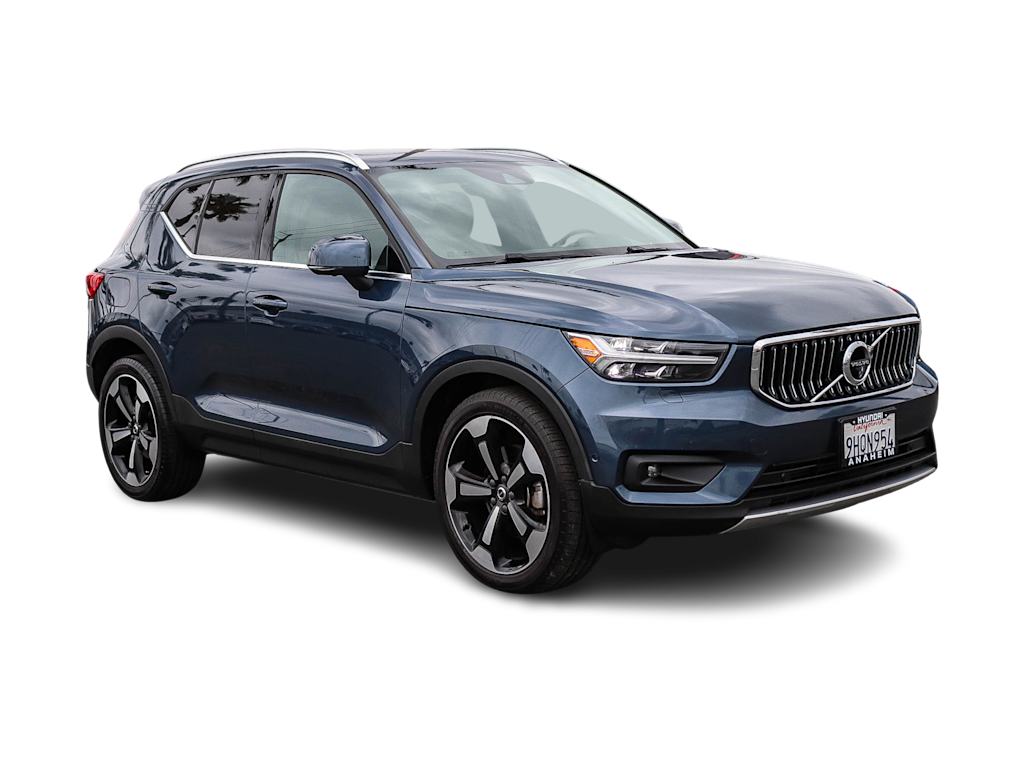 Thumbnail: 2019 Volvo XC40 - 16