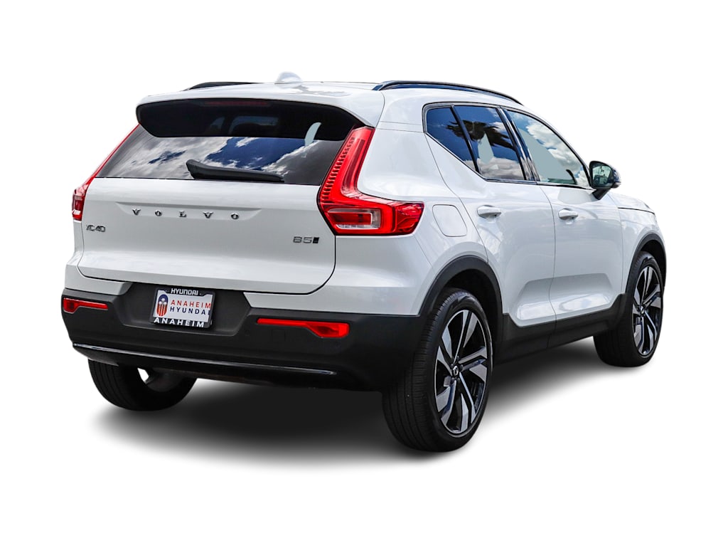 Thumbnail: 2023 Volvo XC40 - 19