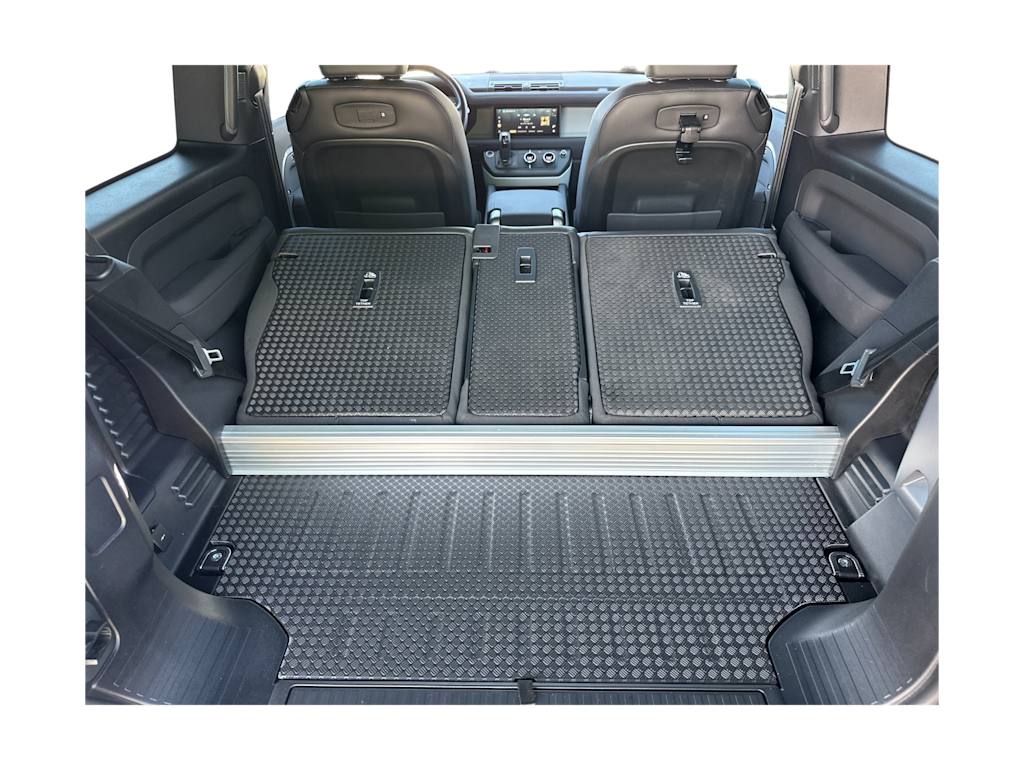 Thumbnail: 2022 Land Rover Defender - 14