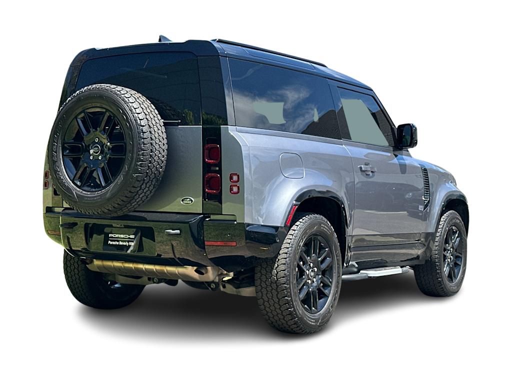 Thumbnail: 2022 Land Rover Defender - 16