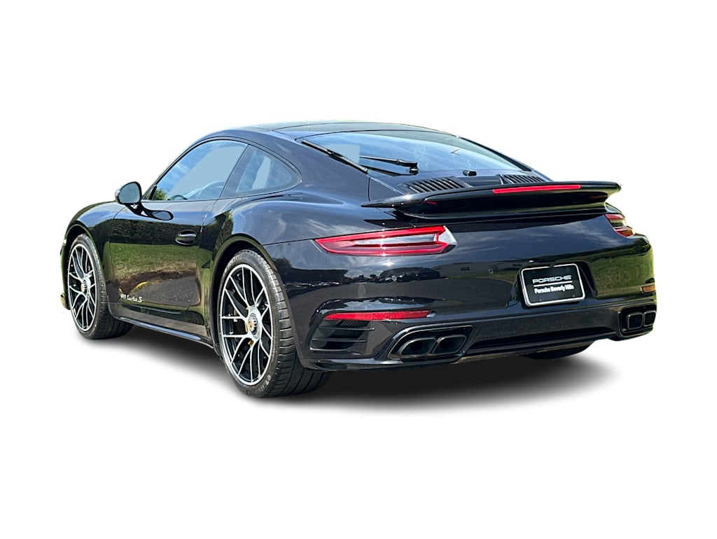 Thumbnail: 2017 Porsche 911 - 4