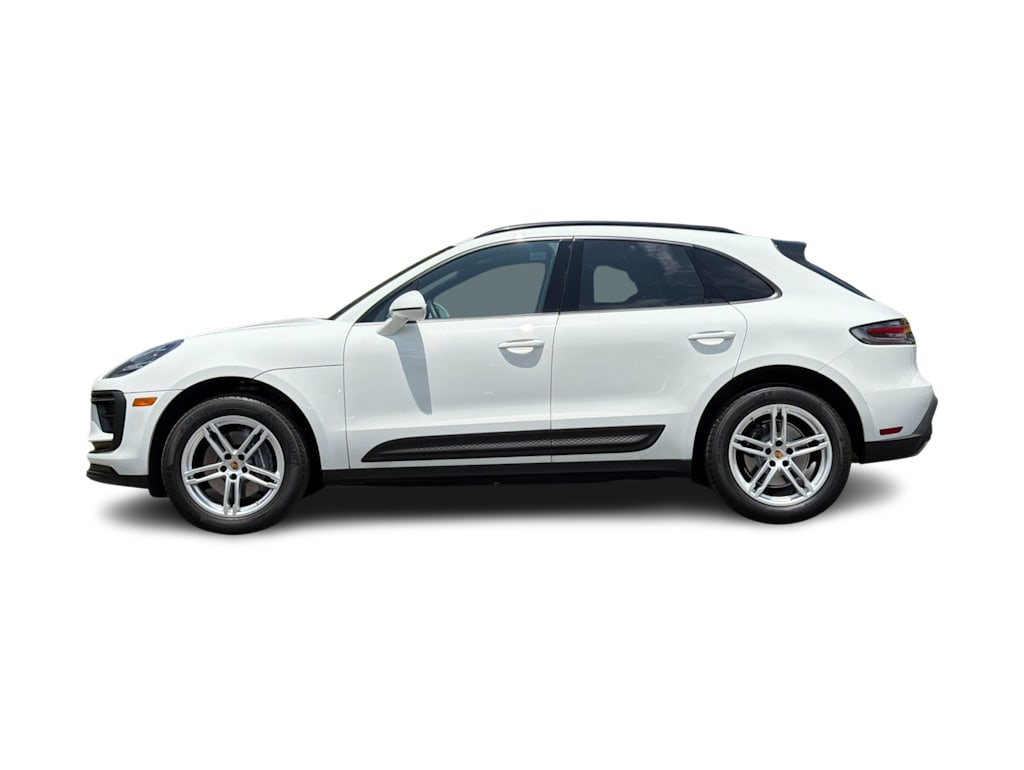 Thumbnail: 2023 Porsche Macan - 3