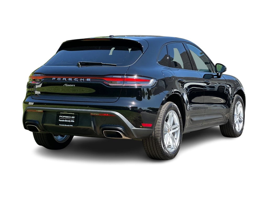 Thumbnail: 2026 Porsche Macan - 17
