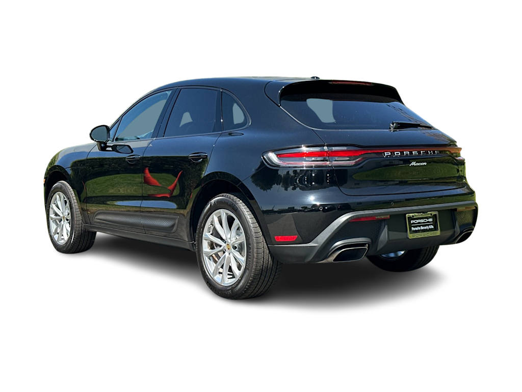 Thumbnail: 2026 Porsche Macan - 4