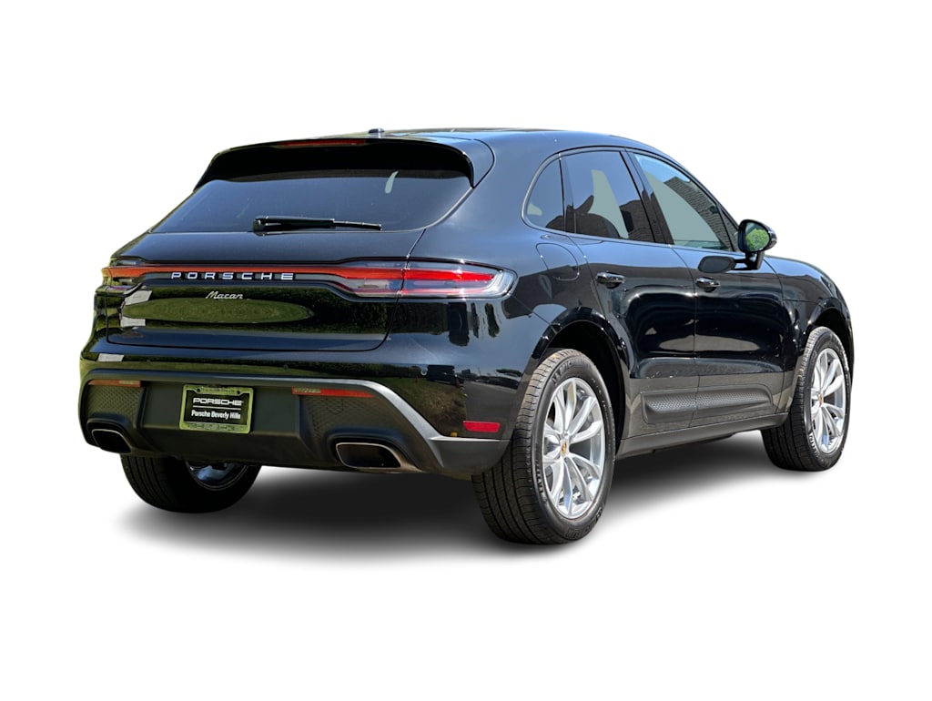 Thumbnail: 2026 Porsche Macan - 19