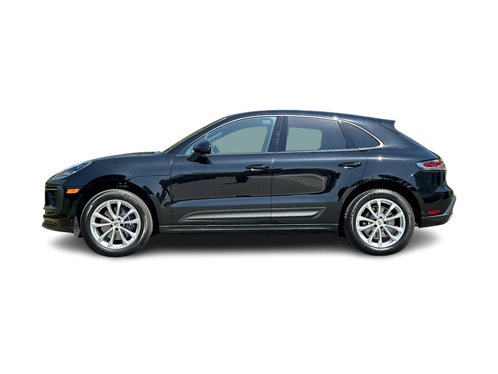 Thumbnail: 2026 Porsche Macan - 3